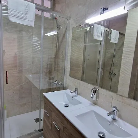 Feriehus Serranos Centro Hasta 21plazas 6 Duchas